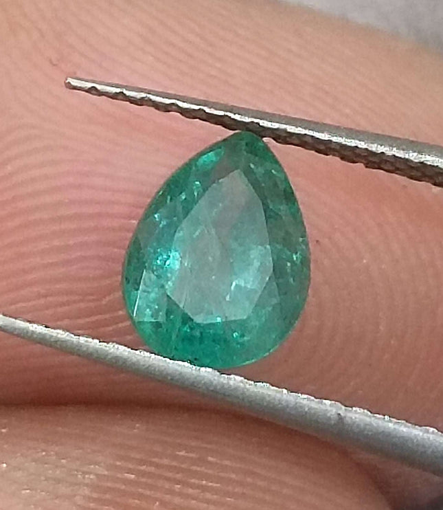 Certified 0.99ct Natural Zambian Emerald Stone.