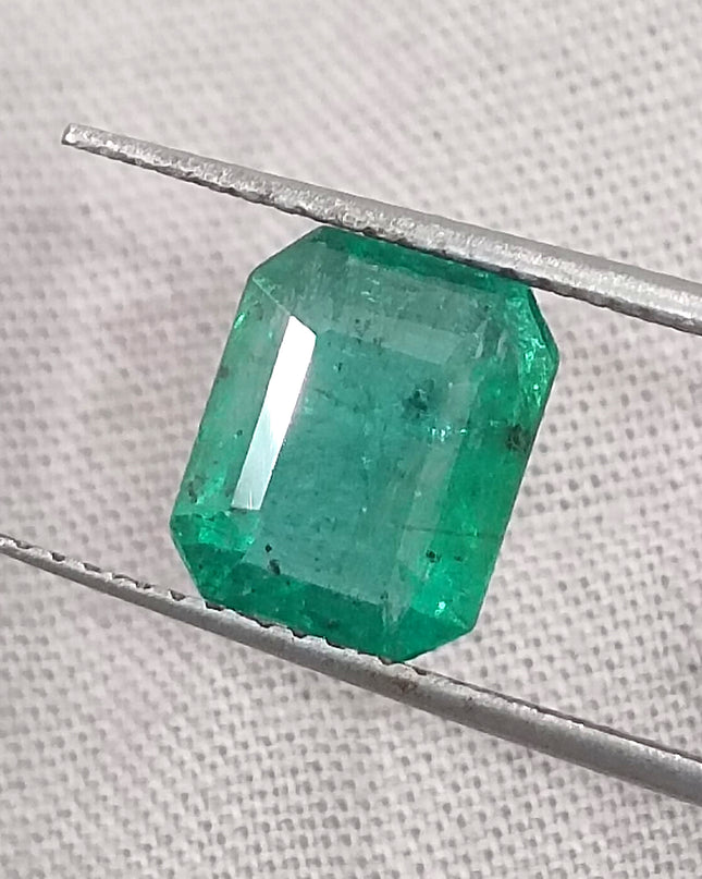 GSI Certified 2.28ct Medium Green Zambian Emerald, Natural Gemstone