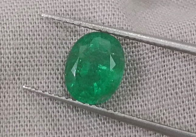 GSI Certified Vivid medium deep Green Swat Emerald Minor Oiled Loose Gemstone