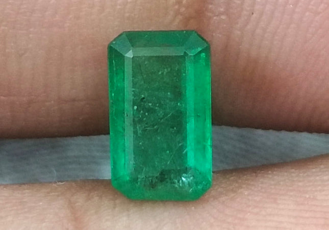 1.66 GSI Certified Vivid Deep Green Swat Emerald Minor Oiled Loose Gemstone