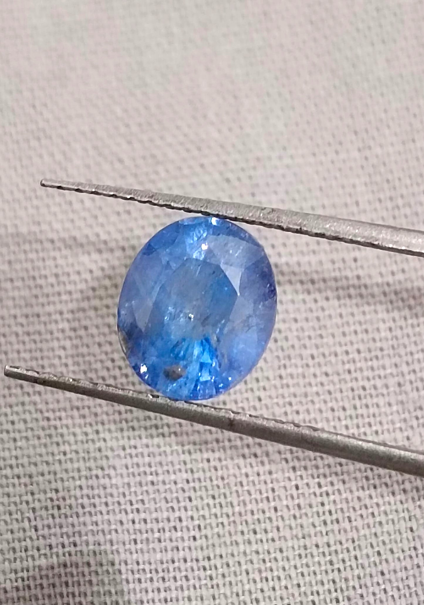 2.34ct Blue Ceylon Sapphire , 100% Natural Untreated Gemstone