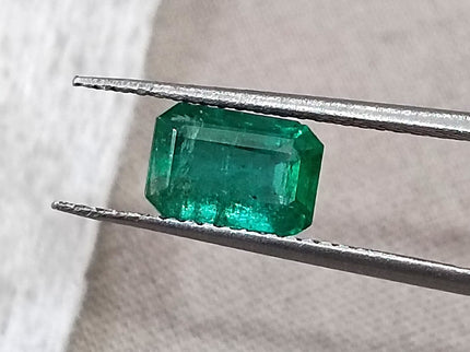 1.04ct Deep Green Natural Emerald Minor Oil Shiny Octagon Cut Gemstone