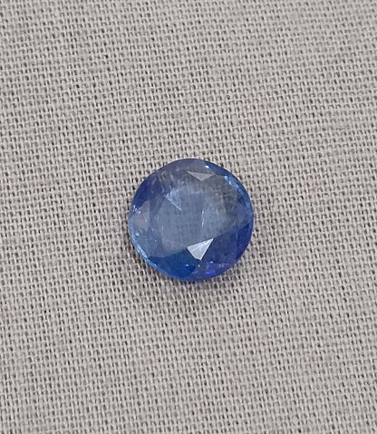 GSI Certified 2.51ct Royal Blue Ceylon Sapphire, 100% Natural Earth Mined Gemstone