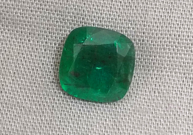 GSI Certified 3.38ct Deep Vivid Green Natural Emerald Minor Oiled Loose Gemstone