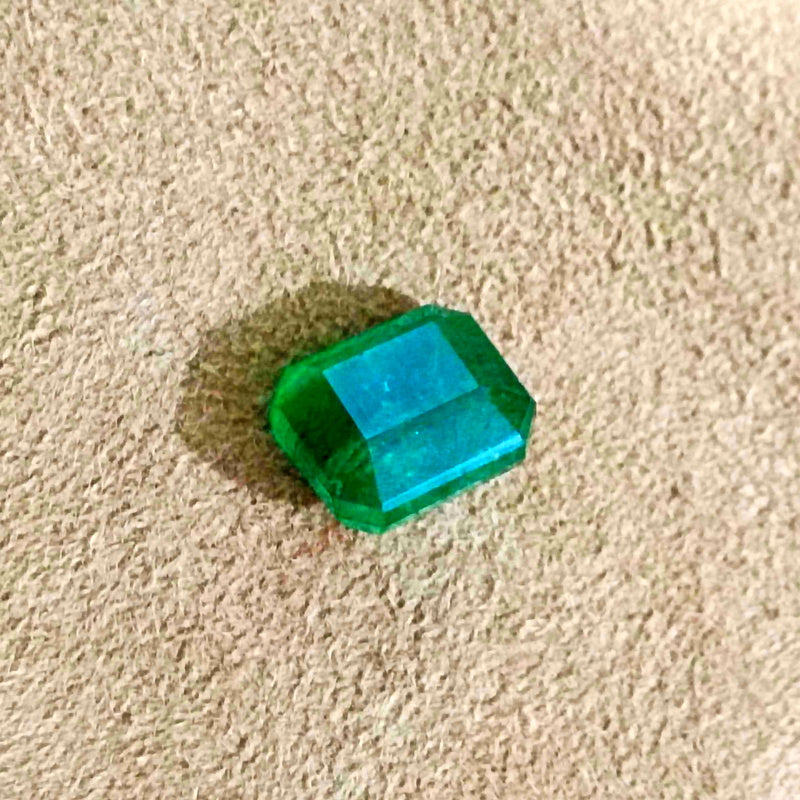 GSI Certified 3.87ct Deep Velvet Green Swat Emerald , 100% Natural Earth Mined Gemstone