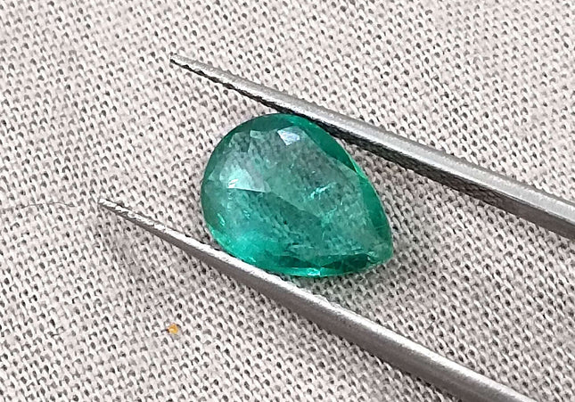 GSI Certified 1.65ct Medium Green Zambian Emerald Minor Oiled Loose Gemstone