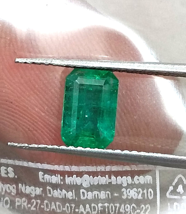1.04ct Deep Green Natural Emerald Minor Oil Shiny Octagon Cut Gemstone