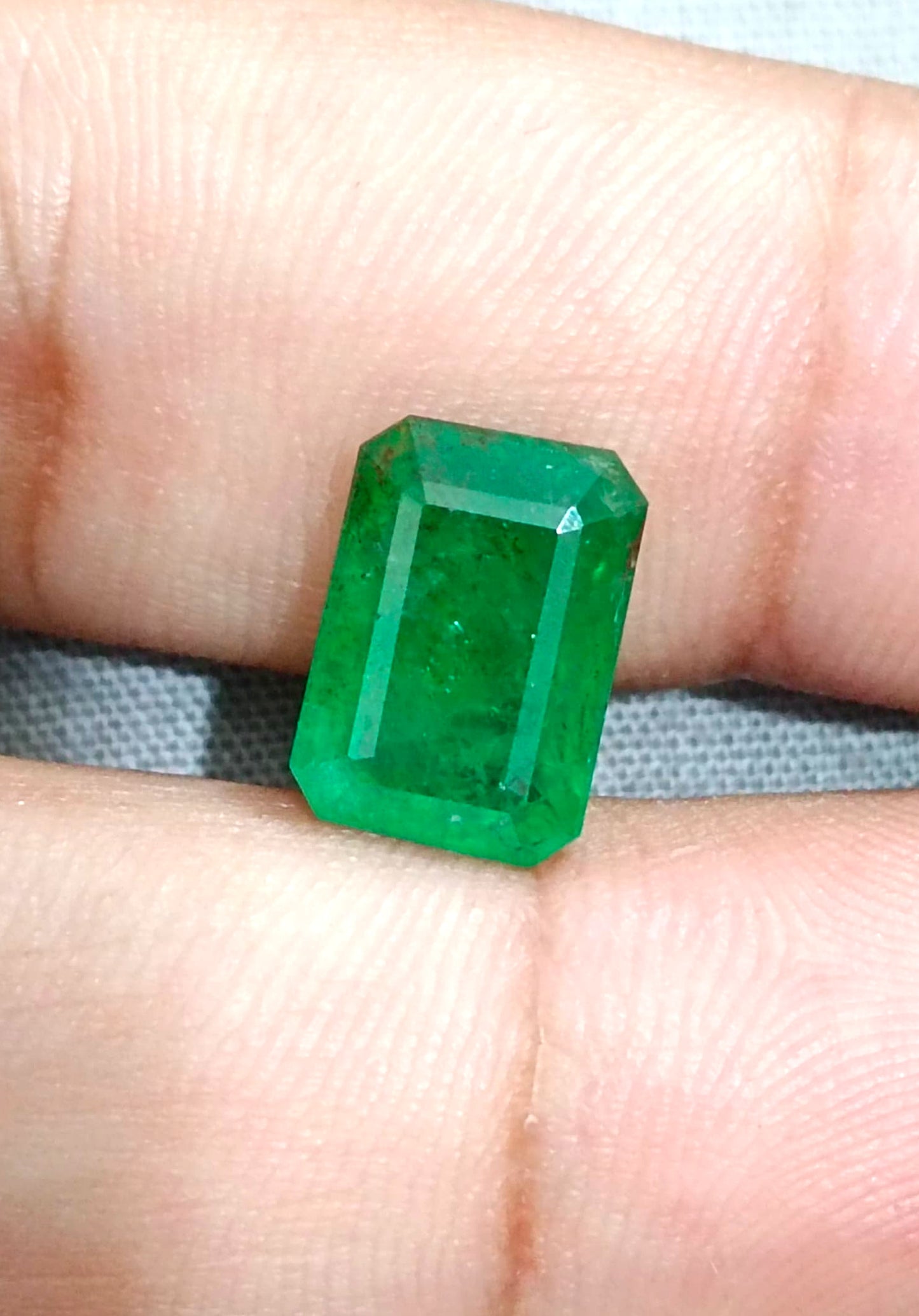 4.63ct IGI Certified Deep Green Swat Emerald, 100% Natural Gem