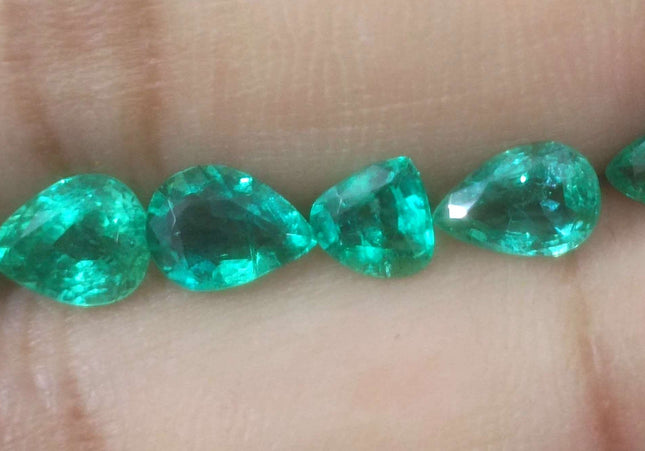 4.10ct Medium to Medium Deep Electric Green Zambian Emerald Parcel Minor Oiled Loose Gemstones