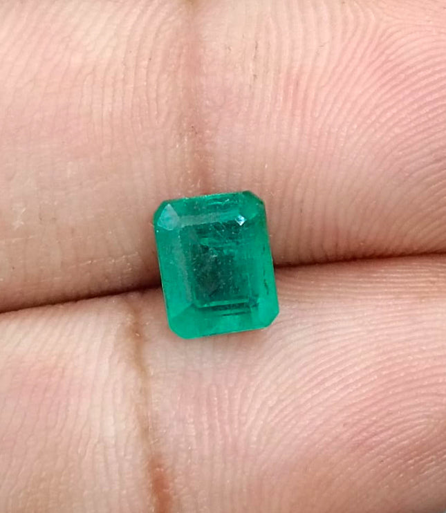 2.11ct Zambian Emerald , 100% Natural Earth Mined Gem.