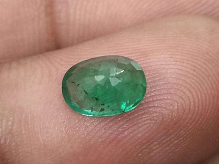 Certified 1.33ct Natural Swat Emerald Stone.