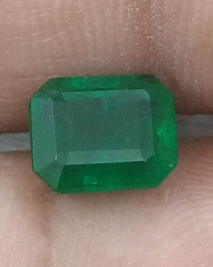 1.89ct GSI Certified Vivid Deep Green Zambian Emerald Minor Oiled Loose Gemstone