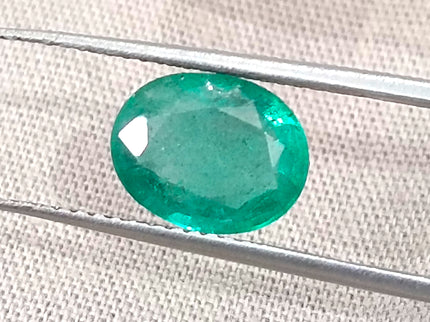 1.87ct Natural Emerald Medium Green Oval Cut SGL Certified Minor oil Gemstonr
