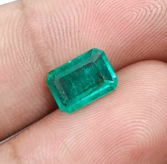 2.45ct Natural emerald Bright medium light green oval cut SGL certified Stone