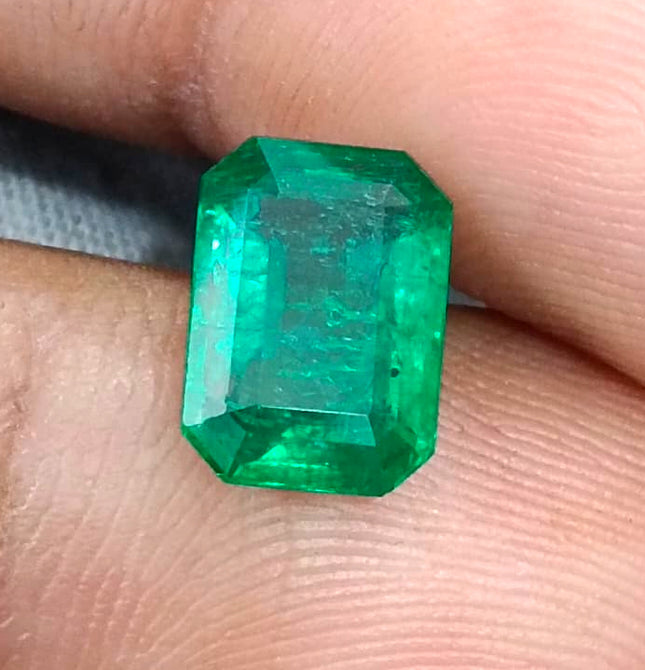 High Quality Natural Zambian Emerald 2.50ct Vivid Deep Green Minor Oiled Gemstone
