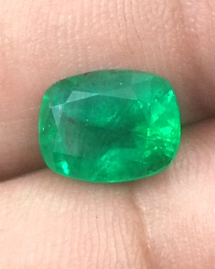 3.16ct GSI Certified Vivid Medium Deep Green Swat Emerald Minor Oiled Loose Gemstone