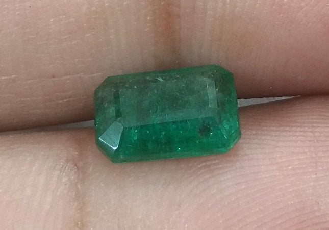 GSI Certified 1.63ct Medium Deep Green Natural Emerald Minor Oiled Loose Gemstone