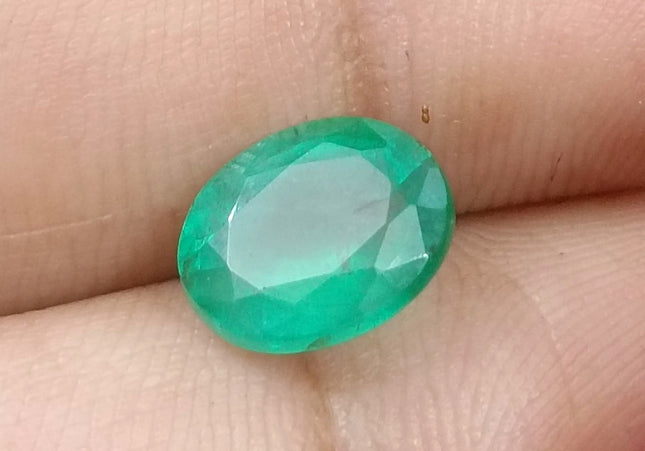 GSI certified 2.47ct Medium Pure Green Natural Zambian Emerald Minor Oiled Loose Gemstone