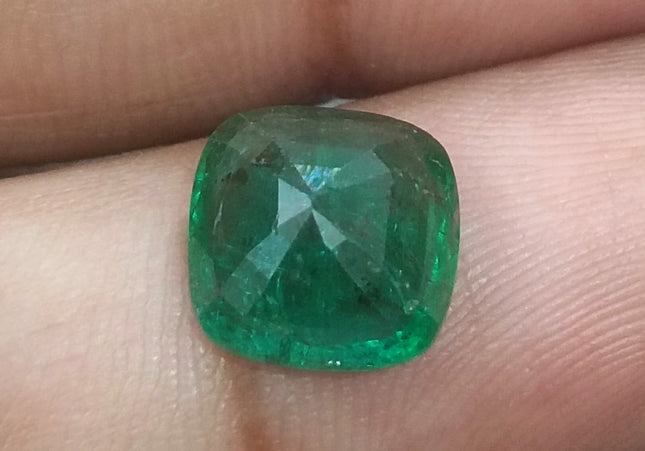 GSI Certified 3.38ct Deep Vivid Green Natural Emerald Minor Oiled Loose Gemstone