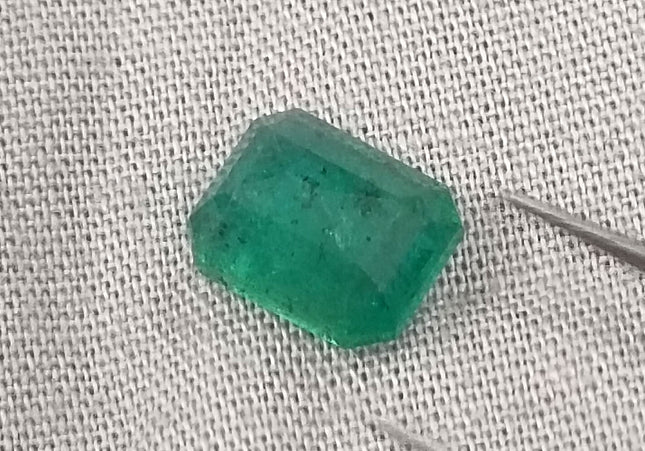 GSI Certified 2.28ct Medium Green Zambian Emerald, Natural Gemstone