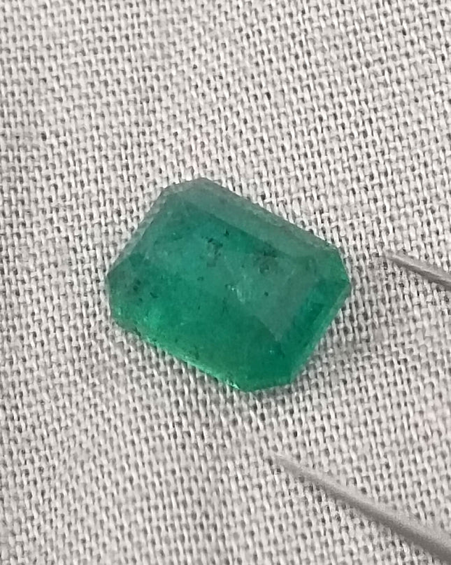 GSI Certified 2.28ct Medium Green Zambian Emerald, Natural Gemstone