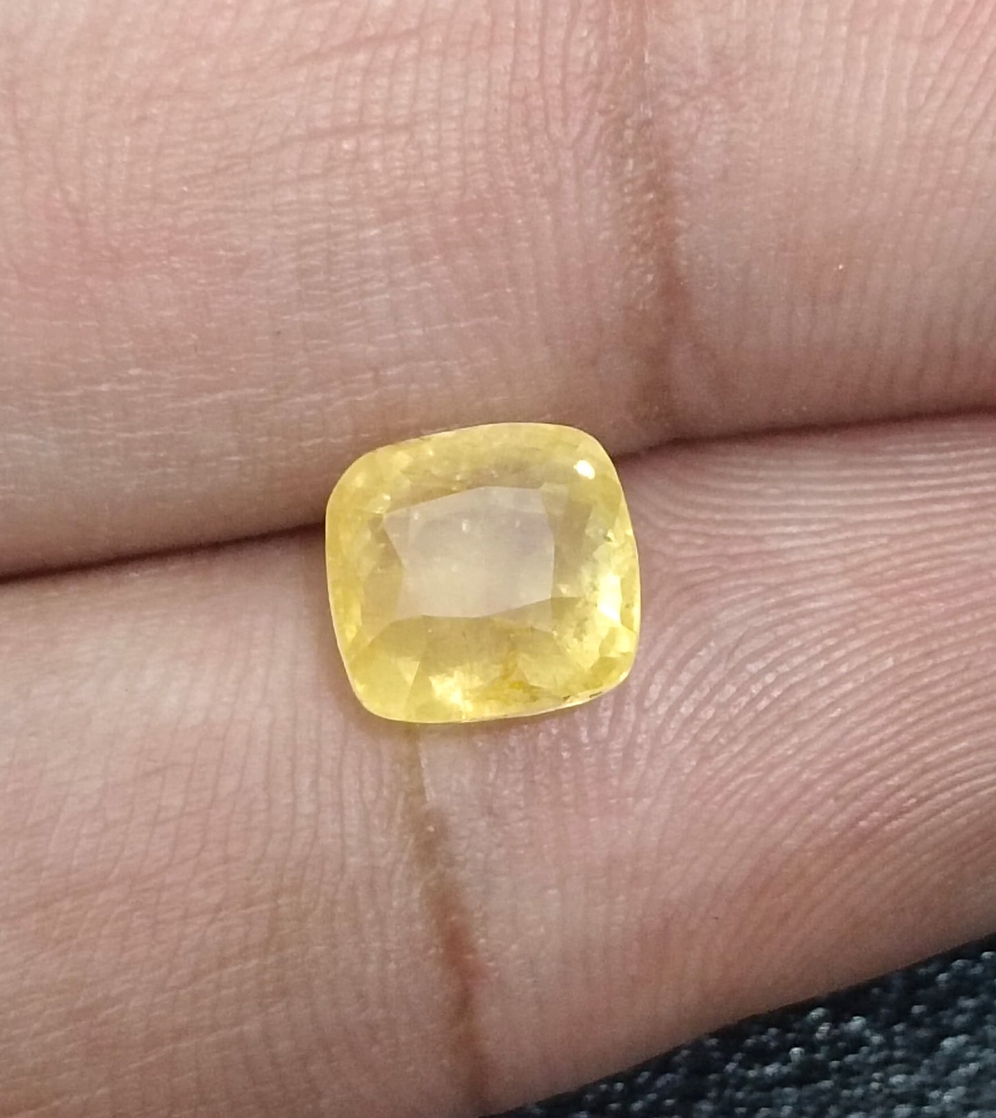 GSI Certified 3.48ct Vivid Yellow Sapphire, 100% Natural untreated Gemstone