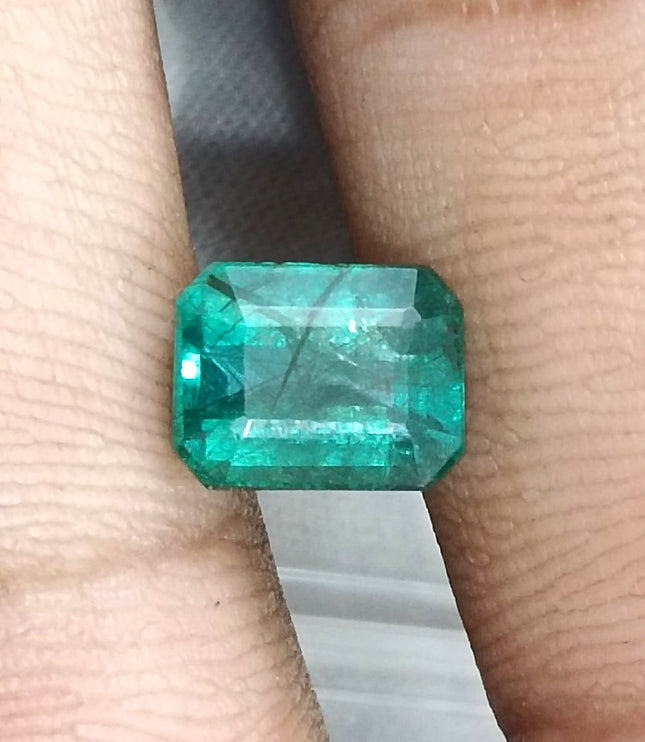GSI Certified 2.69ct Zambian Emerald, 100% Natural Earth Mined Gemstone