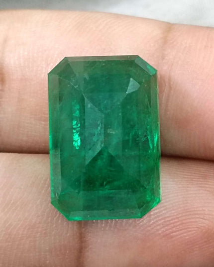 Huge 29.19ct Swat Emerald, Medium Deep Velvet Green Minor oiled Loose Gemstone.