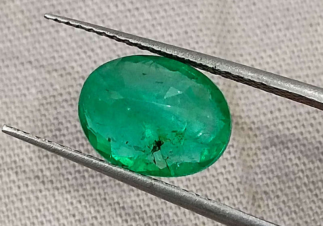 GSI Certified 2.39ct Medium Green Swat Emerald Minor Oiled Loose Gemstone