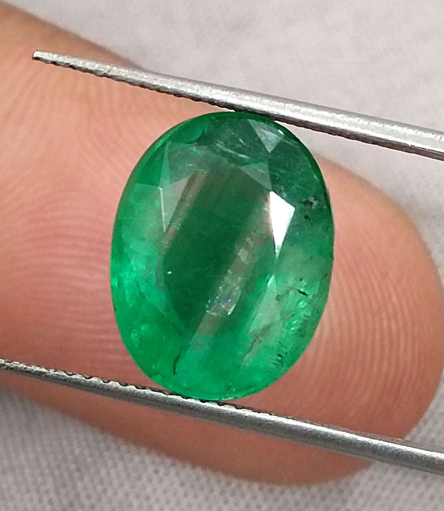 Swat Emerald 5.72ct Vivid Green Natural Oval Cut Stone.