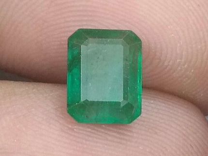 1.78ct Certified Natural Zambian Emerald.