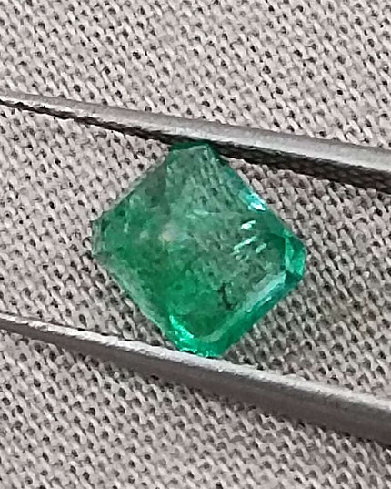 GSI Certified 1.06ct Medium Intense Green Zambian Emerald Minor Oiled Loose Gemstone