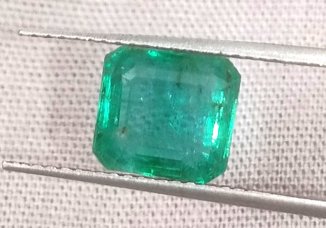 GSI USA Certified Medium Deep Green Zambian Emerald Minor Oiled Loose Gemstone