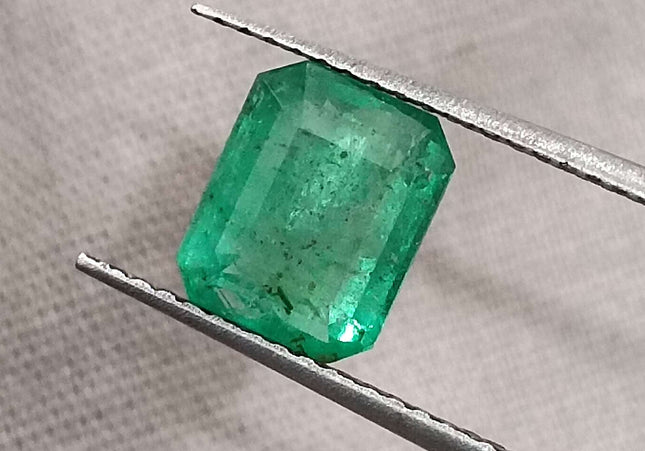 GSI Certified 1.62ct Medium Green Zambian Emerald Minor Oiled Loose Gemstone