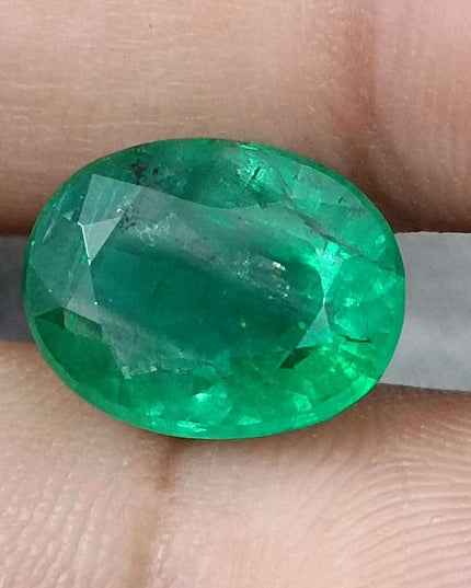 Big 5.72ct Swat Emerald, Vivid Green Oval Cut Minor Oiled Loose Gemstone