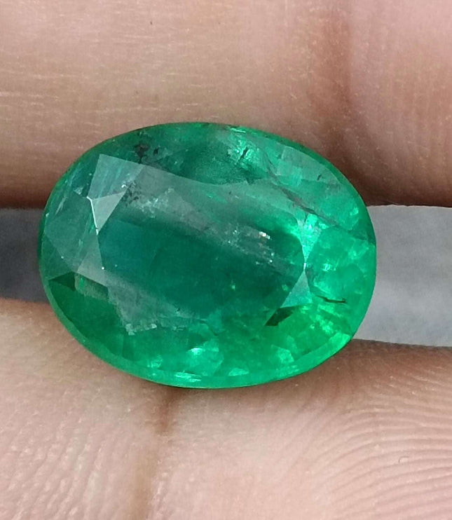 Swat Emerald 5.72ct Vivid Green Natural Oval Cut Stone.