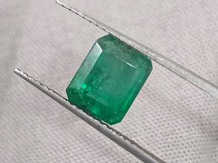 GSI Certified 2.42ct Medium Green Zambian Emerald, Natural Gemstone