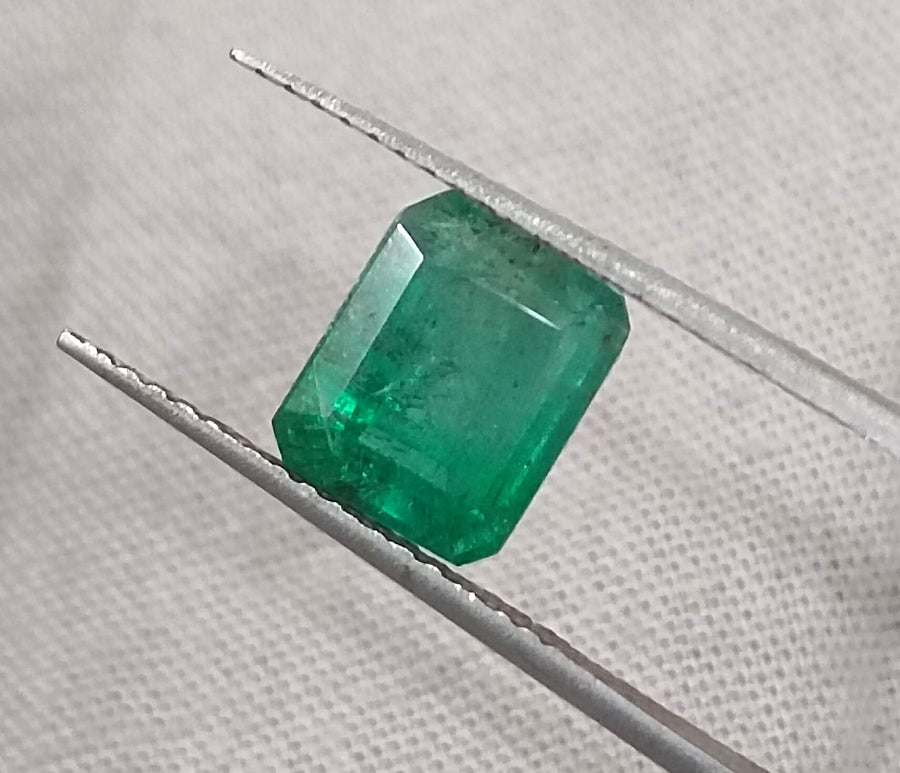 GSI Certified 2.42ct Medium Green Zambian Emerald, Natural Gemstone