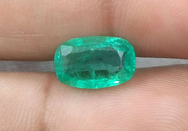 2.86ct GSI Certified Medium Shamrock Green Zambian Emerald