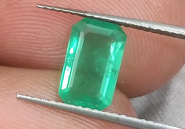 GSI Certified 1.52ct Medium Light Green Natural Zambian Emerald Minor Oiled Loose Gemstone