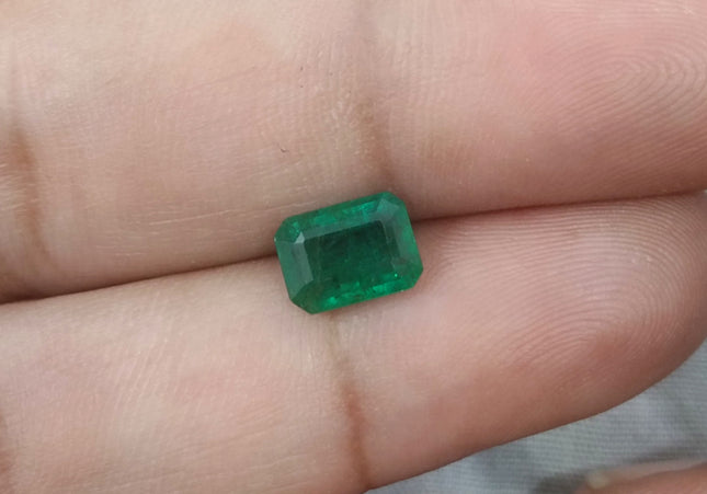 GSI Certified 1.51ct Deep Golden Green Natural Zambian Emerald Minor Oiled Loose Gemstone