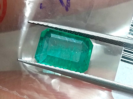 2.45ct Natural emerald Bright medium light green oval cut SGL certified Stone