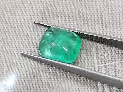 2.01ct Ethiopian Natural Emerald Sugarloaf cut Medium Light Green Gemstone