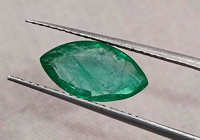 GSI Certified 1.52ct Medium Leaf Green Natural Zambian Emerald Minor Oiled Loose Gemstone