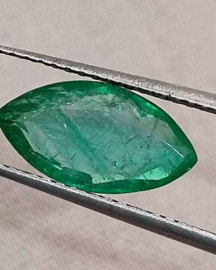 GSI Certified 1.52ct Medium Leaf Green Natural Zambian Emerald Minor Oiled Loose Gemstone