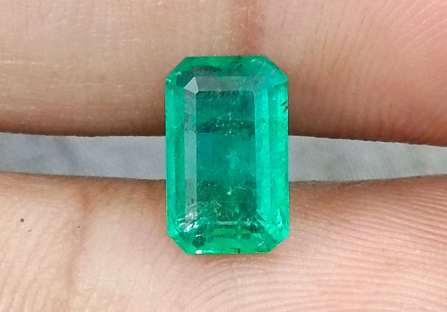 GSI Certified 1.92ct Medium Green Panjshir Emerald Minor Oiled Loose Gemstone