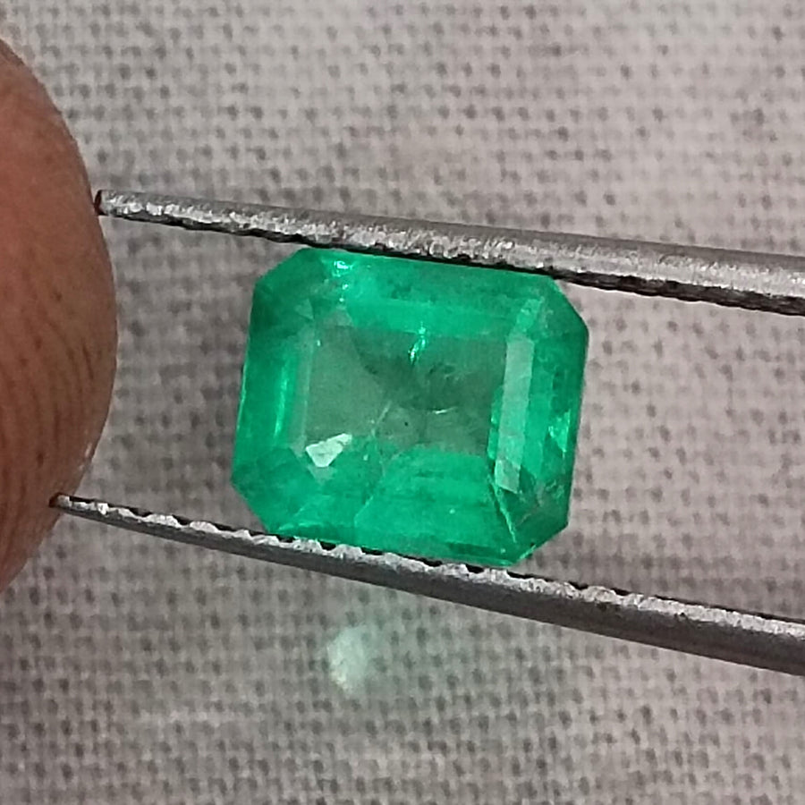 Panjshir Emerald 1.07ct Natural Certified Neon Green Emerald Cut Loose Gemstones