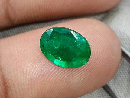 2.63ct Natural Emerald GSI Certified Top Vivid Green Zambian Oval Cut Gemstone