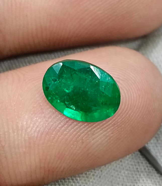 2.63ct Natural Emerald GSI Certified Top Vivid Green Zambian Oval Cut Gemstone