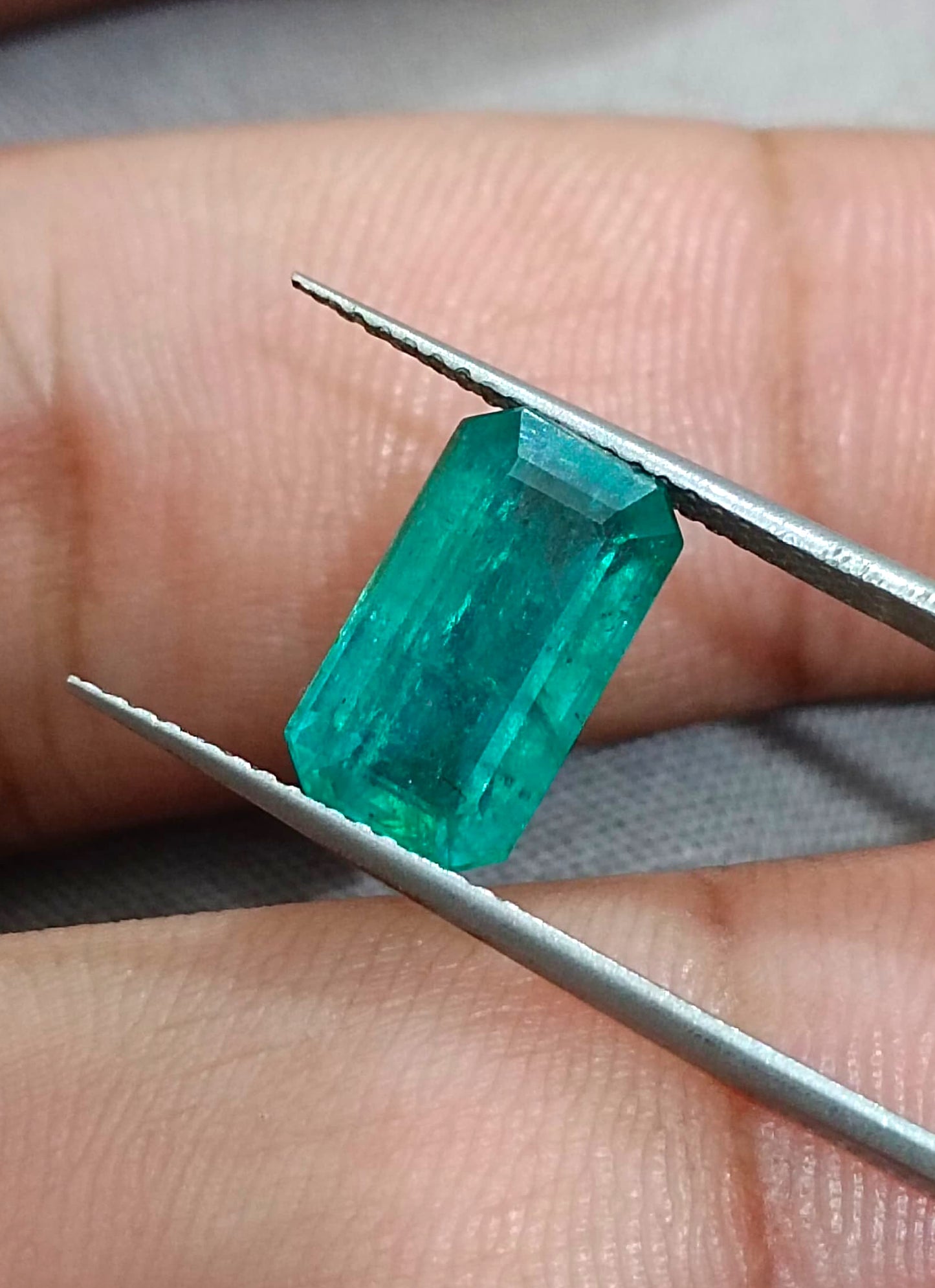 GSI Certified 3.24ct Zambian Emerald , 100% Natural Earth Mined Gemstone.